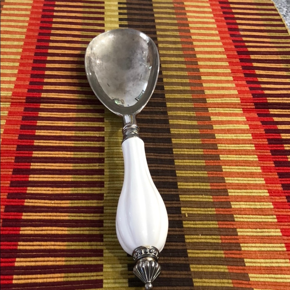 Salad spoon